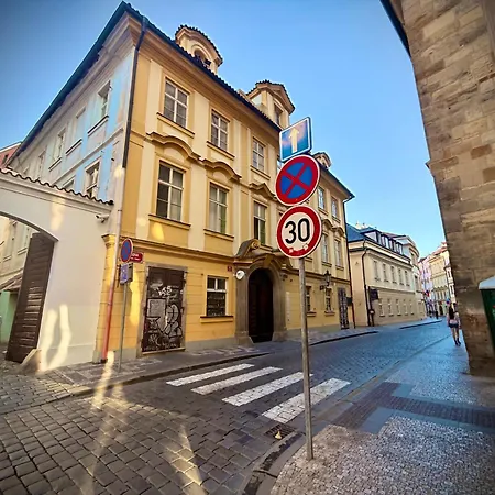 Charles Bridge, Old Town3 Min Walk Private E 홈스테이